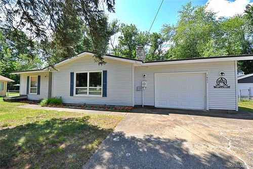 1805 Grouse Ln, Saint Helen, MI, 48656-9327 | Card Image