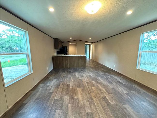 Family Room | Image 16
