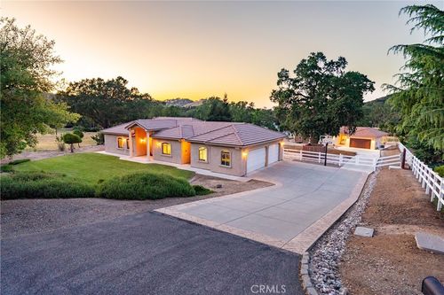 6205 San Gabriel Rd, Atascadero, CA, 93422-2201 | Card Image