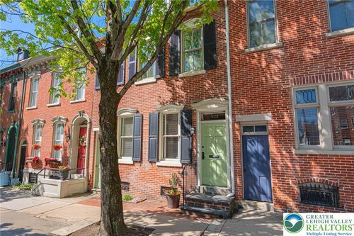 422 N 8th St, Allentown, PA, 18102-2816 | Card Image