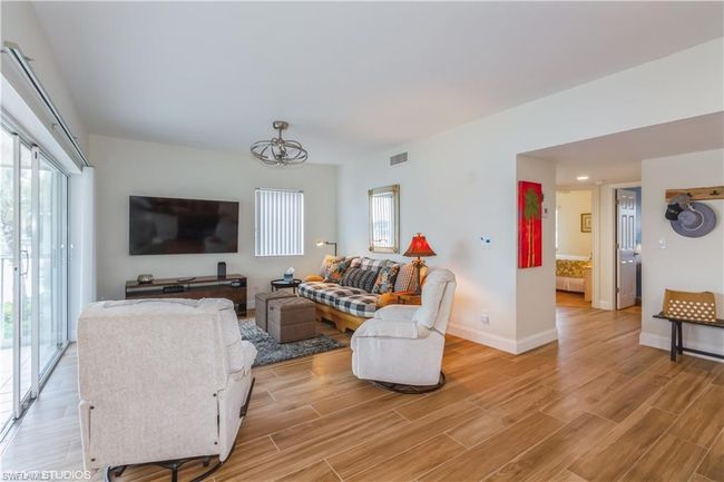 E-201 - 2671 Citrus Lake Dr, Condo with 3 bedrooms, 2 bathrooms and 1 parking in NAPLES FL | Image 6