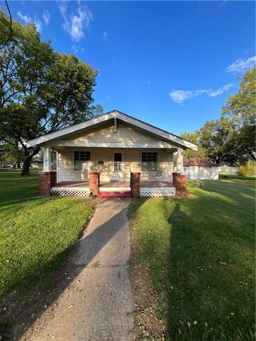 412 N 9th St, Humboldt, KS, 66748-1237 | Card Image