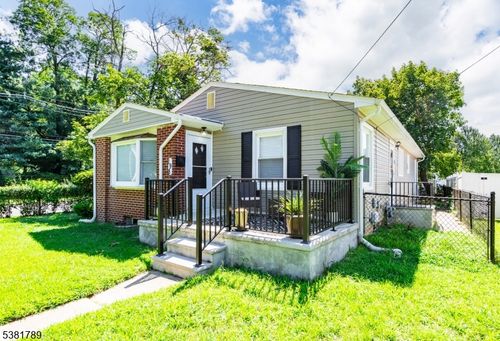 198 Berkeley Ter, Plainfield, NJ, 07062-1517 | Card Image