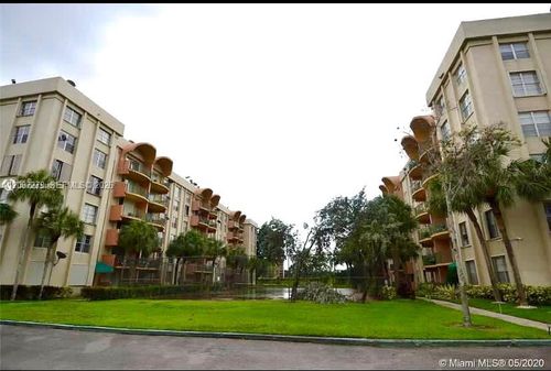 309-9360 Fontainebleau Blvd, Miami, FL, 33172 | Card Image