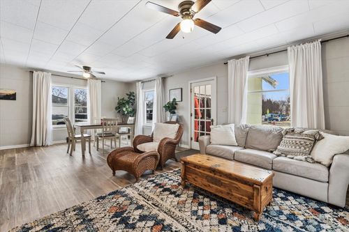 903 E 2nd St, Whitefish, MT, 59937-2607 | Card Image