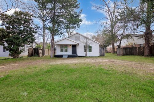 1504 N Travis St, Liberty, TX, 77575-3140 | Card Image