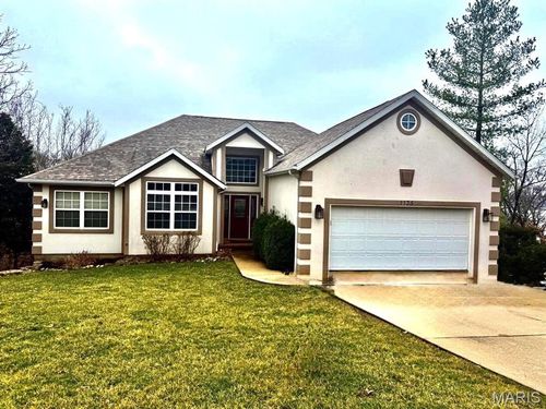 1135 Explorer Ct, Osage Beach, MO, 65065-2318 | Card Image