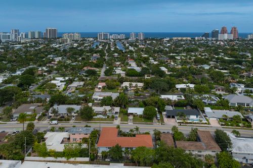 11-2725 Middle River Dr, Fort Lauderdale, FL, 33306-1407 | Card Image