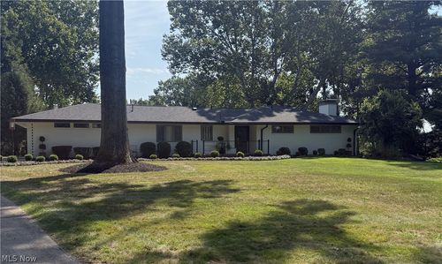 46 Meadowcrest Dr, Parkersburg, WV, 26104-9394 | Card Image