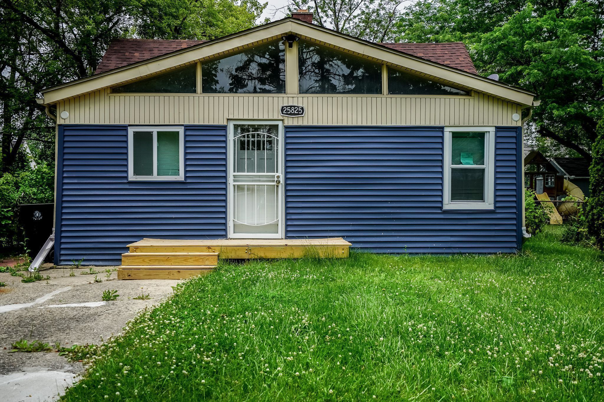 Fern St, Roseville, MI 48066