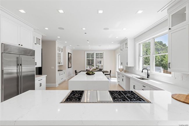 Huge Kitchen | Image 10