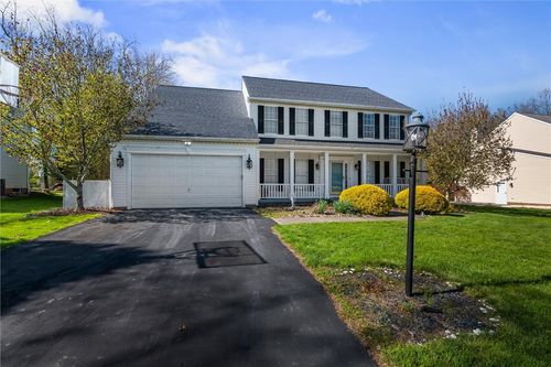 505 Westberry Dr, New Kensington, PA, 15068-6870 | Card Image