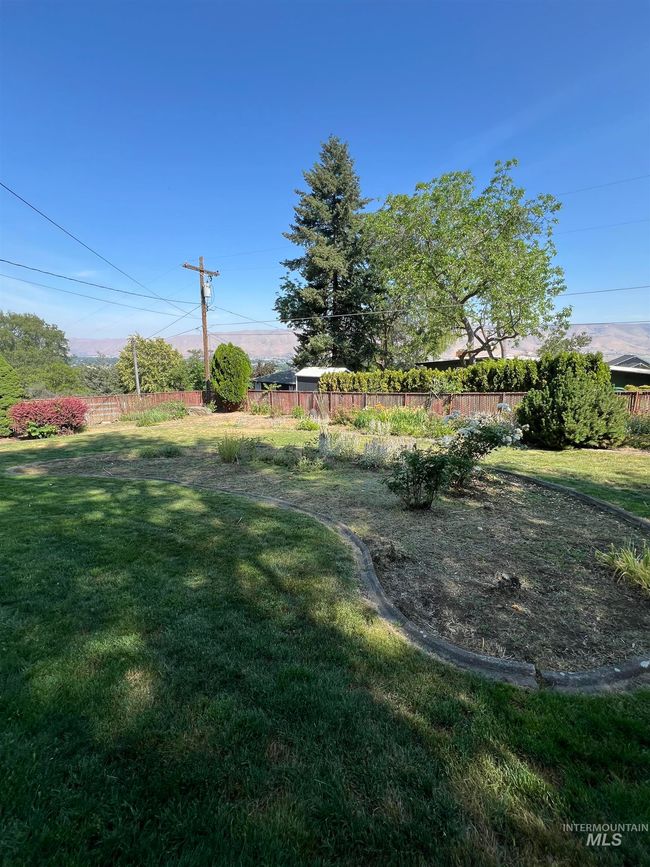 1605 Vineyard Dr, House other with 4 bedrooms, 2 bathrooms and 1 parking in Lewiston ID | Image 31
