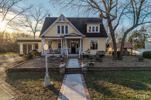 2001 Beck Ln, Lebanon, MO, 65536-9265 | Card Image