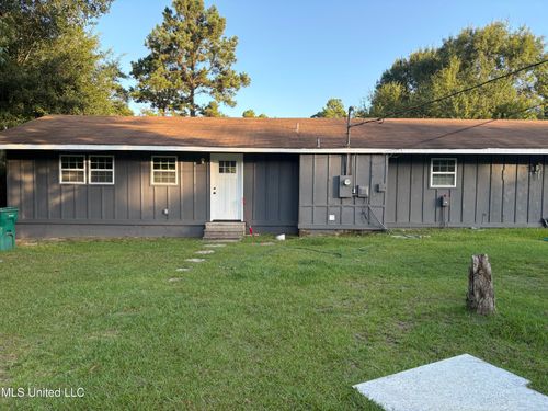 213 Ridgeview Dr, Carriere, MS, 39426-7629 | Card Image
