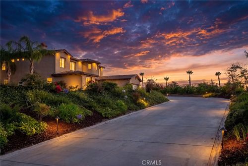 1268 Las Ventanas Way, Riverside, CA, 92508-8722 | Card Image