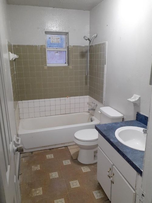 409 Kilgore St, Wildwood, FL, 34785-3937 | Card Image