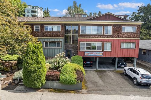 apt-12-3636 Evanston Ave N, Seattle, WA, 98103-8558 | Card Image