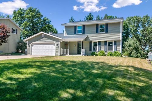 241 Parkview Court, Pewaukee, WI, 53072 | Card Image