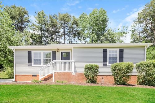 4179 Morningside Dr, Winston Salem, NC, 27106-1812 | Card Image