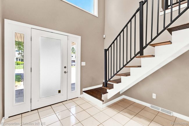12-web-or-mls-Edited-12.jpg | Image 4