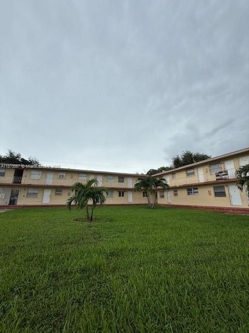 apt-10-2551 Nw 13th St, Miami, FL, 33125-2534 | Card Image