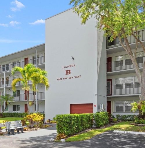 103b-1301 Sw 134th Way, Pembroke Pines, FL, 33027 | Card Image