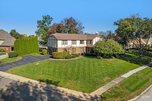 13 Windwood Drive, Sugar Grove, IL, 60554 | Card Image