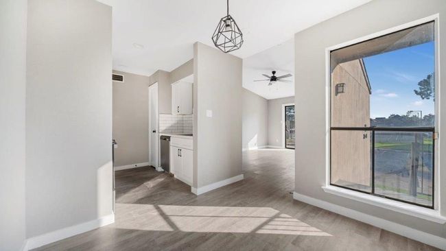 Room to move! | Image 6