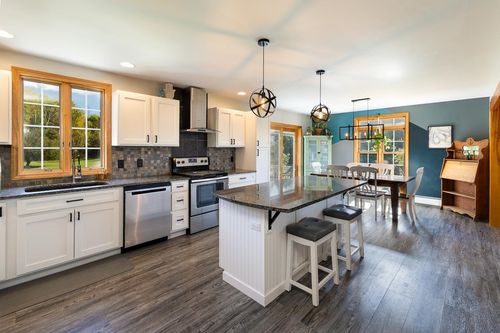 2 Maynard Ct, Grand Isle, VT, 05458-2021 | Card Image