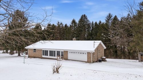 353 Thompson Hill Rd, Aliquippa, PA, 15001-5841 | Card Image