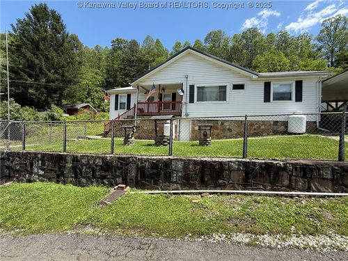 90 Guyan St, Gilbert, WV, 25621 | Card Image
