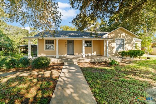 606 W Gayle St, Edna, TX, 77957-3418 | Card Image