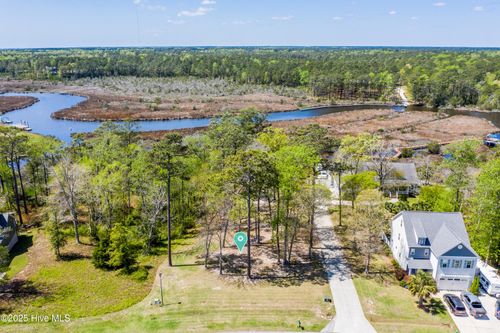 209 Creek View Cir, Sneads Ferry, NC, 28460-9653 | Card Image