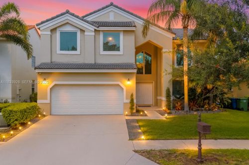 325 Cameron Dr, Weston, FL, 33326-3516 | Card Image