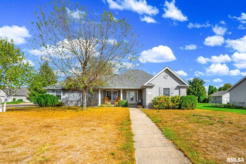 1800 Parkfield Dr, Pekin, IL, 61554-8096 | Card Image