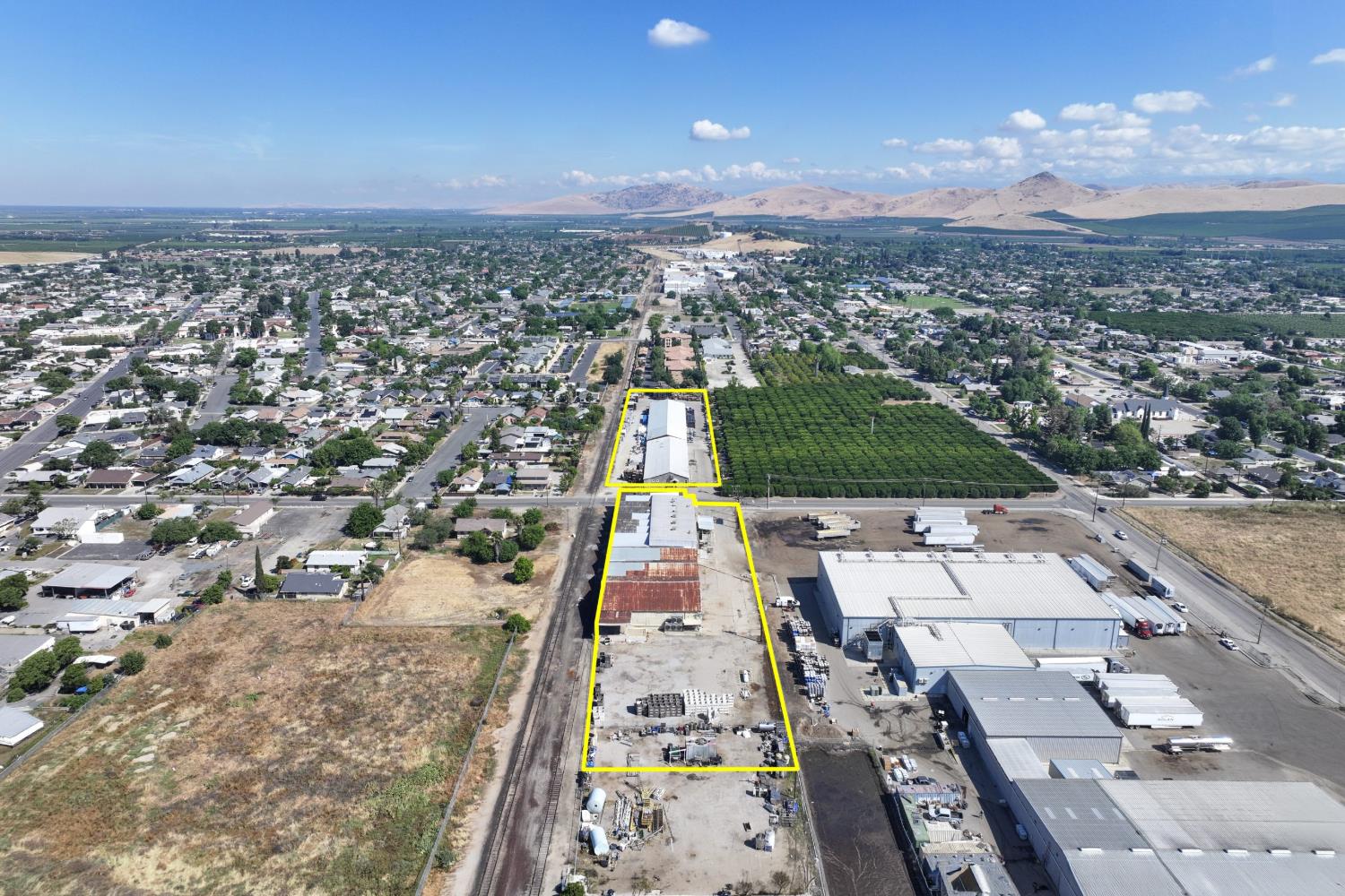460 Valencia St, Lindsay, CA 93247