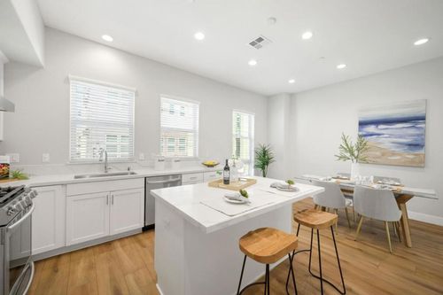 361 Montague Expy, Milpitas, CA, 95035-3869 | Card Image