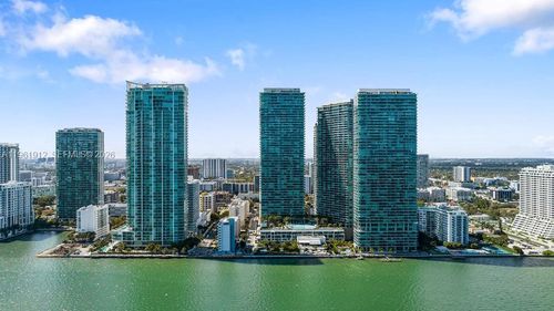 2205-650 Ne 32nd St, Miami, FL, 33137-5257 | Card Image