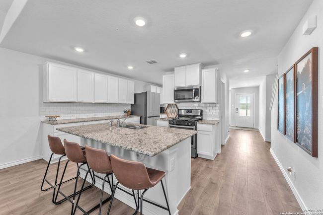 195 Cuban Emerald, House other with 5 bedrooms, 3 bathrooms and null parking in San Antonio TX | Image 5