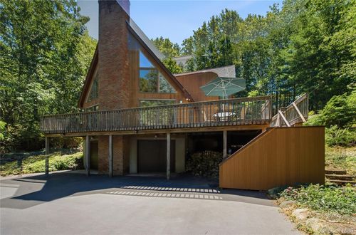 73 Glen Rd, Calverton, NY, 11933-1121 | Card Image