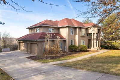 Beautiful contemporary home located in the prestigious Nevillewood Golf Community! | Image 2