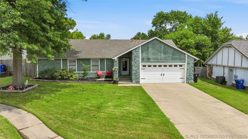 4214 Urbana Ct, Broken Arrow, OK, 74012-6011 | Card Image