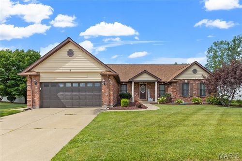 8 Boenker Ct, Saint Charles, MO, 63301-4500 | Card Image