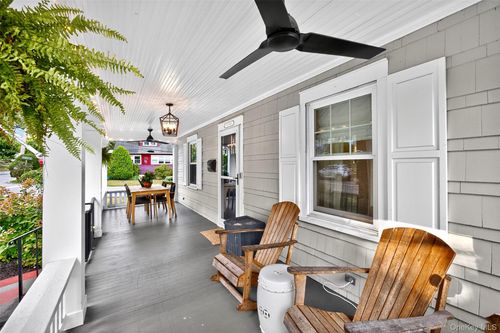 55 Sarles Ln, Pleasantville, NY, 10570-1919 | Card Image