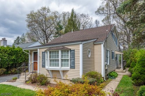 31 Iroquois Trl, Denville, NJ, 07834-1146 | Card Image