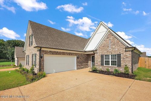 8960 Acorn Lane, Southaven, MS, 38672 | Card Image