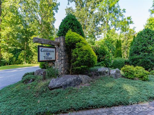 611 Falkirk Way, Zirconia, NC, 28790 | Card Image
