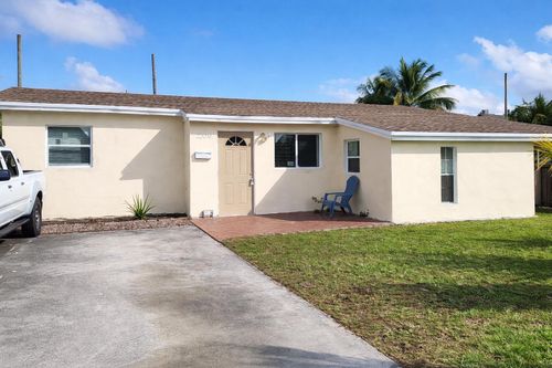 2330 Ne 1st Ave, Pompano Beach, FL, 33060-4908 | Card Image