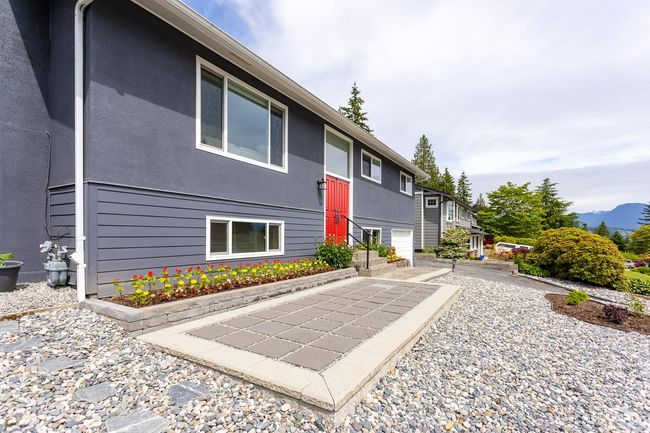 3032 Armada St, House other with 5 bedrooms, 3 bathrooms and 3 parking in Coquitlam BC | Image 4